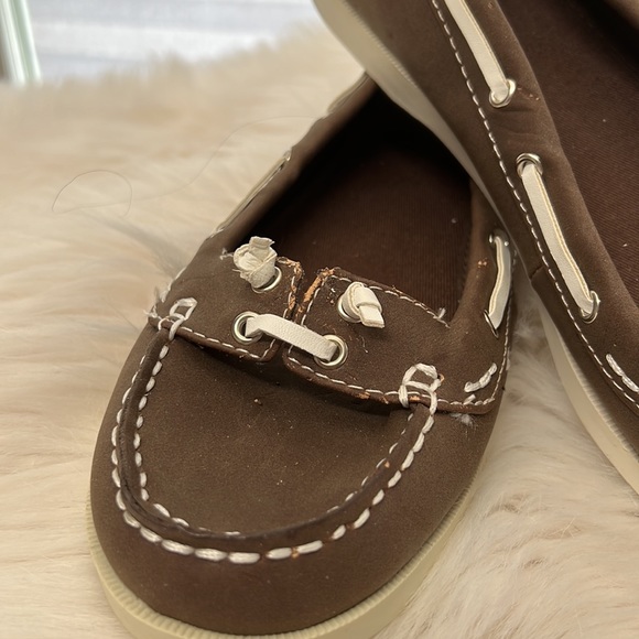 OLD NAVY BOAT SHOE - Picture 2 of 5